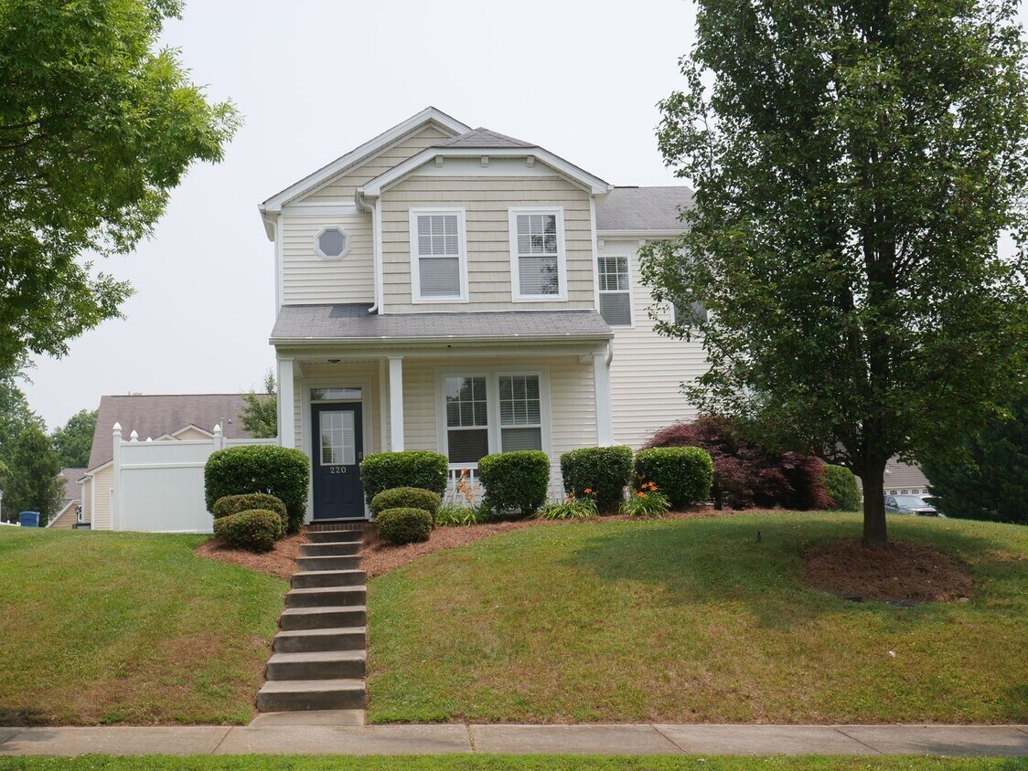 Building Photo - 220 Bridgewater Drive