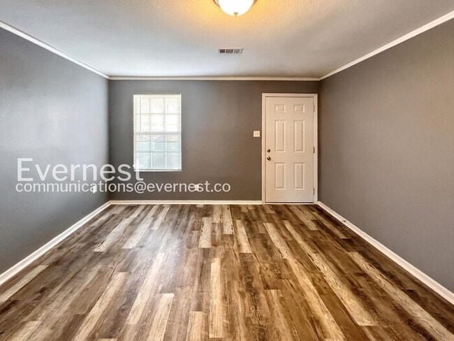 Building Photo - 40 Hiland Pl