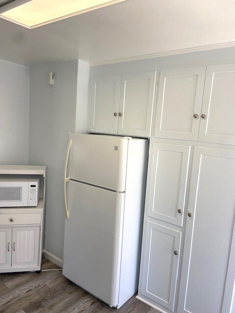 Building Photo - 905 Loring St