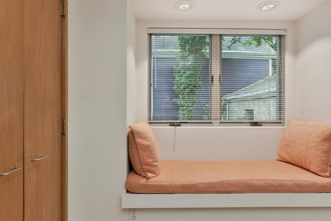 Foto del edificio - 572 Franklin St