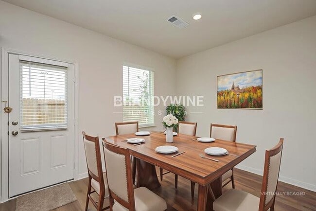 Building Photo - 1437 Woodwinds Dr