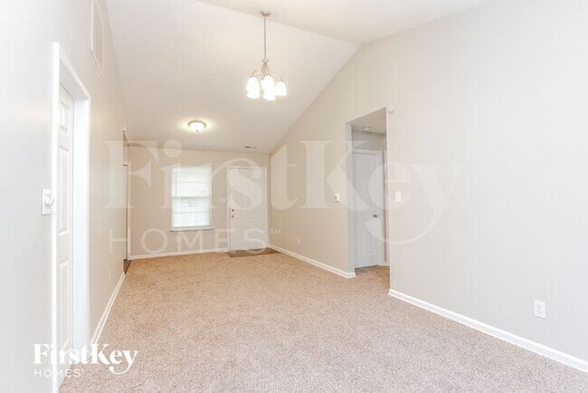 Building Photo - 4930 W Troy Ave