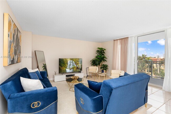 Building Photo - 2030 S Ocean Dr