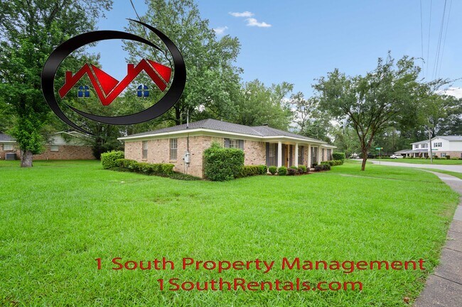 Building Photo - 2205 Woodhillcrest Dr