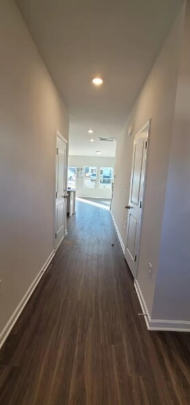 Building Photo - 218 Joneshaven Dr