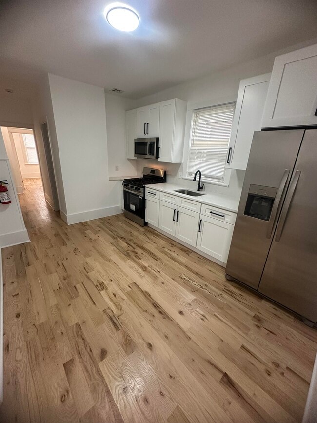 Foto del edificio - 38 Gates Ave