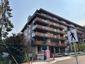 Building Photo - 150 James Rd