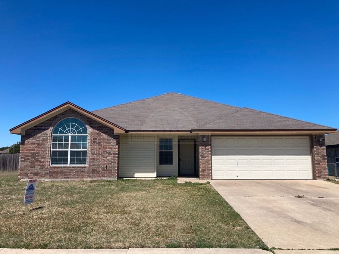 Primary Photo - 5001 Morning Star Ln, Killeen