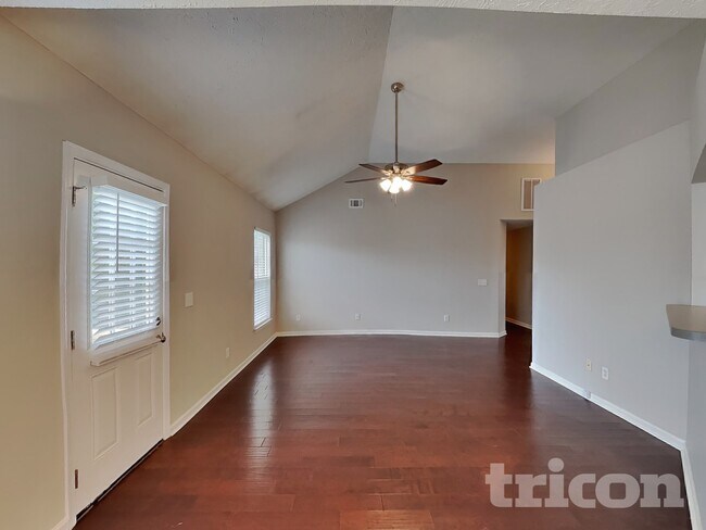 Building Photo - 2923 Wills Ct