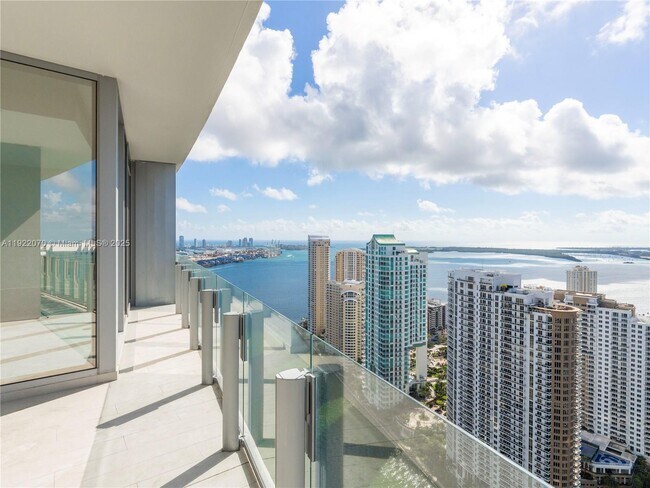 Building Photo - 300 Biscayne Blvd Way