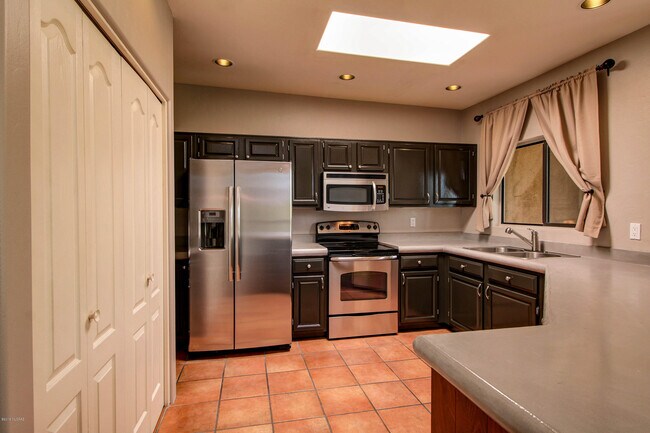 Building Photo - 2990 W Trevi Pl