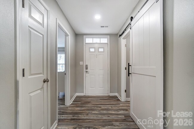 Building Photo - 5519 Waverly Lynn Ln