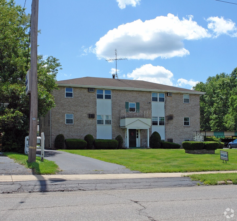 1924 Elm Rd NE, Warren, OH 44483 Apartments in Warren, OH