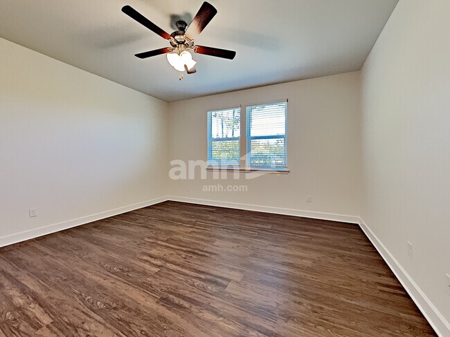 Building Photo - 481 Sandstone Drive