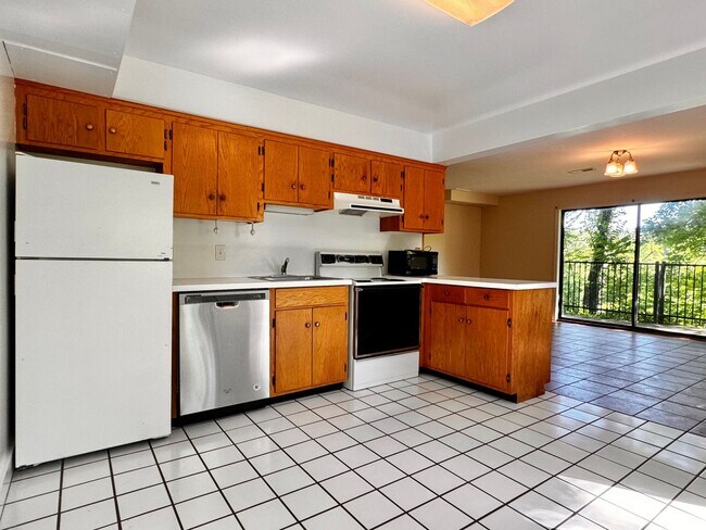Building Photo - Country Living in the North Garden area, y...