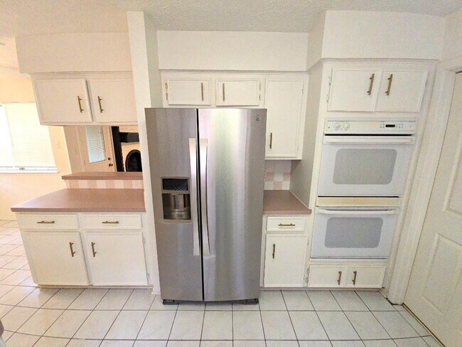 Foto del edificio - 12702 Ravensway Dr