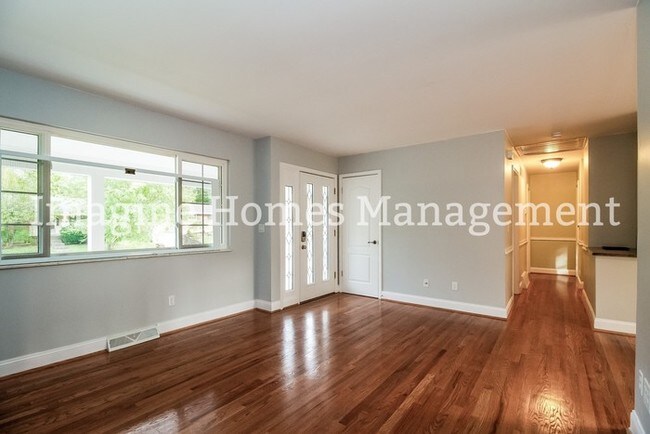 Foto del edificio - 1461 Blueorchard Dr