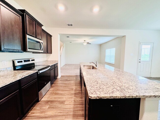 Building Photo - Beautiful Home in Converse!