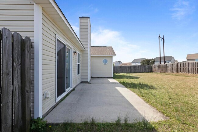 Building Photo - 331 Rose Bud Ln