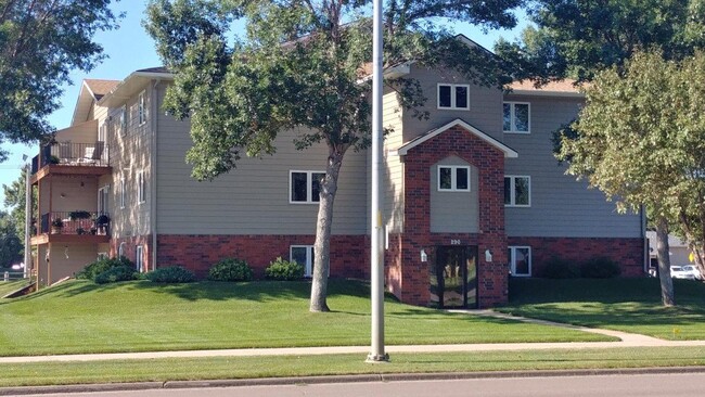 Exterior - Regency Apartments