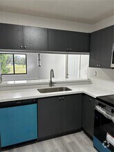 Building Photo - 1175 SW 16th Ave