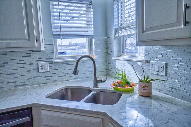 Foto del edificio - 15838 S Avalon St