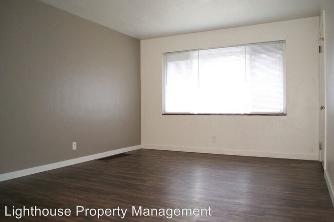 Building Photo - 1212 Ottillia St SE
