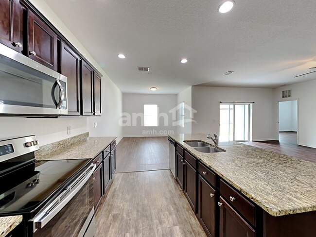 Building Photo - 4878 St James Ln