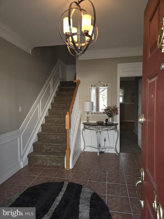 Building Photo - 305 Rockmeade Dr
