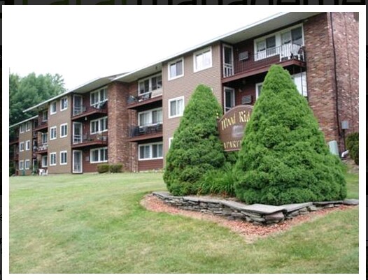 Los apartamentos de madera Ridge - Wood Ridge Apartments