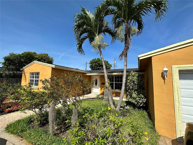 Building Photo - 2706 Nassau Dr