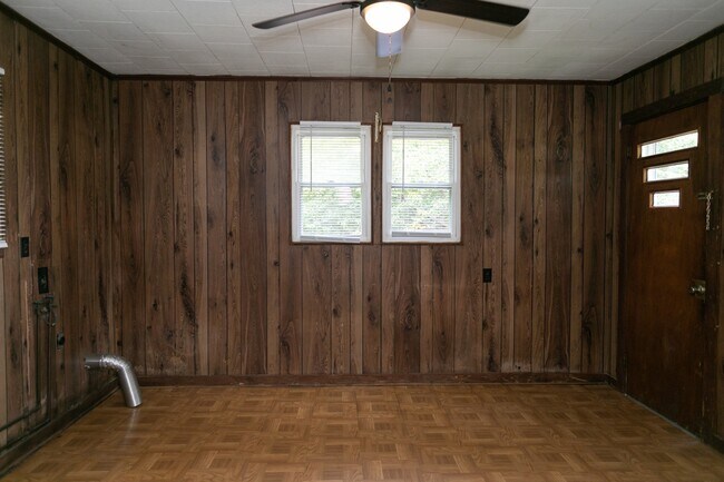 Building Photo - 3600 Jamestown Rd