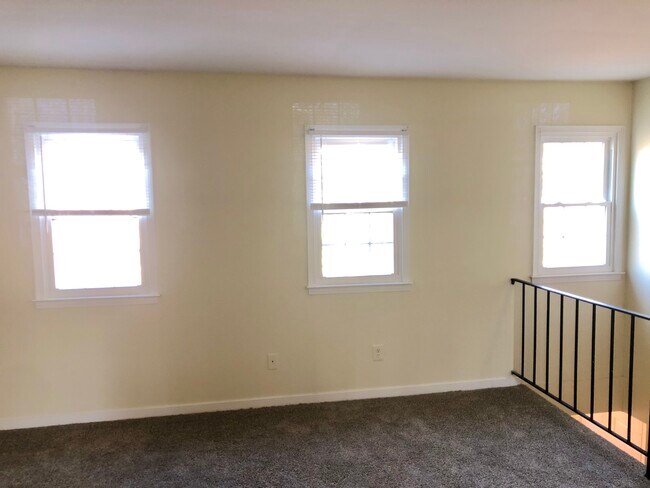 Building Photo - 1701 Taft Pl