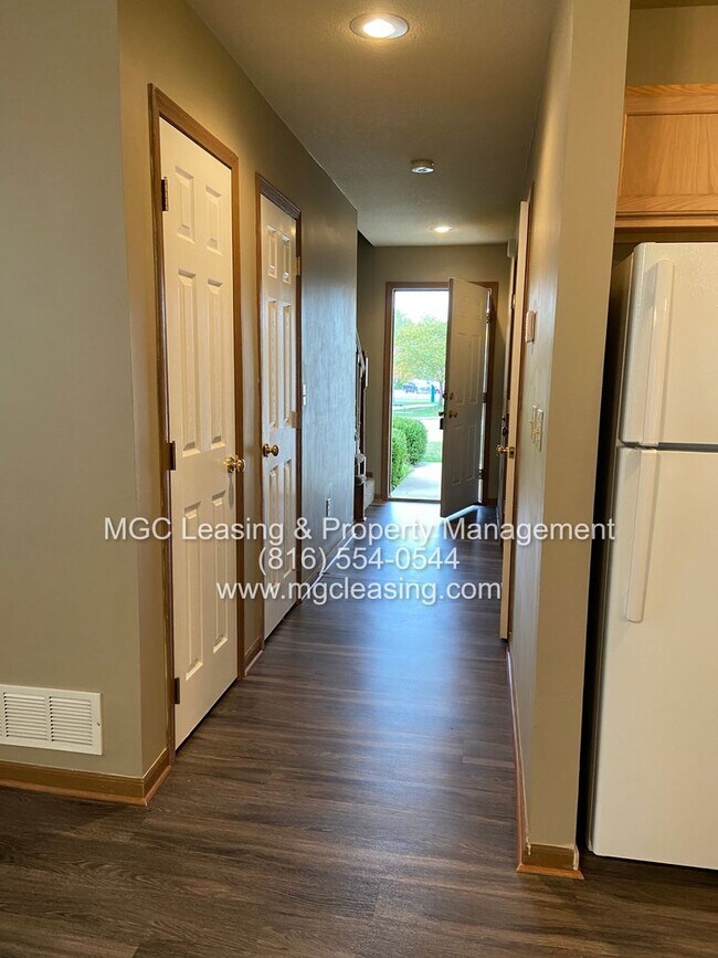 Foto del edificio - 707-709 SE Summit Ave