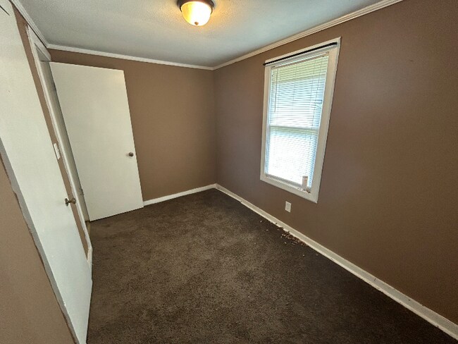 Foto del edificio - 107 Shirley Dr