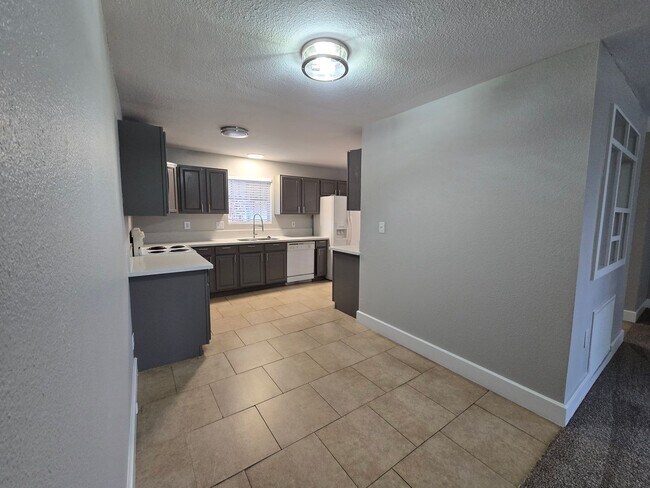 Foto del edificio - 560 Greenbriar Townhouse Way