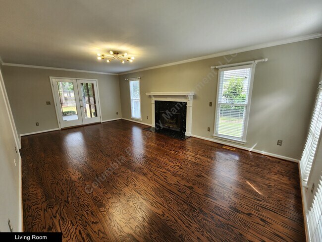 Foto del edificio - 121 Ridgecrest Dr