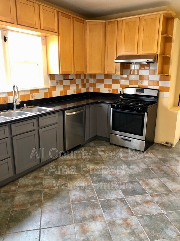Building Photo - 1305 66th St