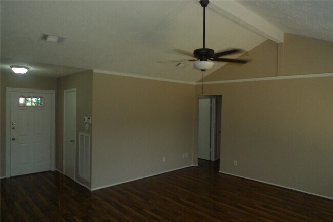 Building Photo - 14122 Bateau Dr