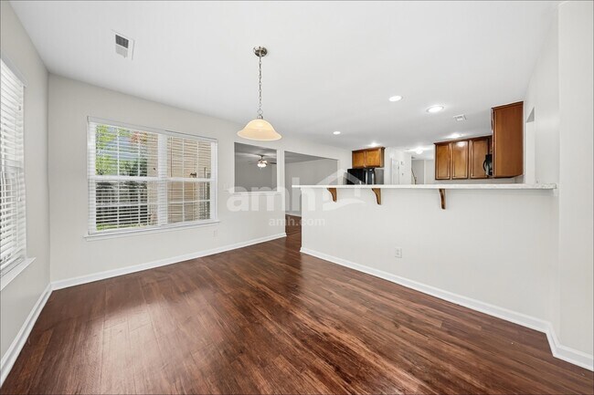 Foto del edificio - 7741 E Berkeley Rd