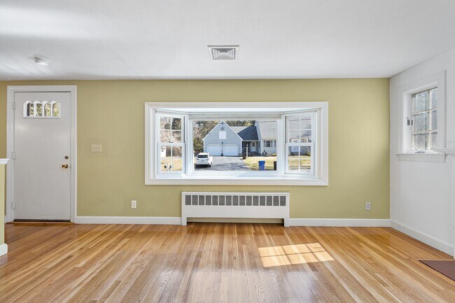 Building Photo - 47 Pine St