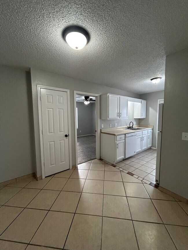 Foto del edificio - 3403 SW Victoria Pl