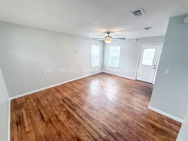 Photo - 1007 Davis Ave Apartment