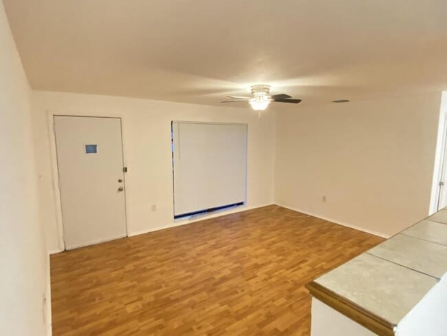 Foto del edificio - 7430 Hope St