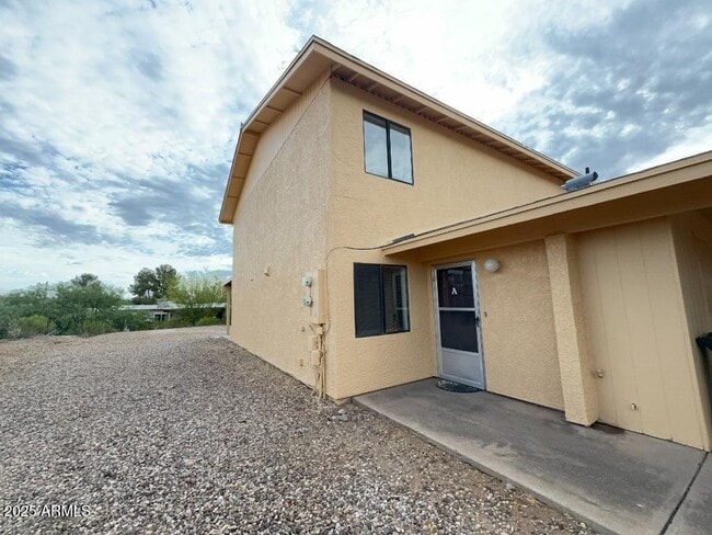 Building Photo - 4221 Plaza Oro Loma