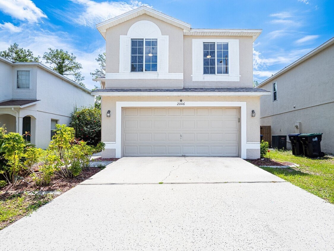 Primary Photo - Beautifully Renovated Fully Furnished Rent...