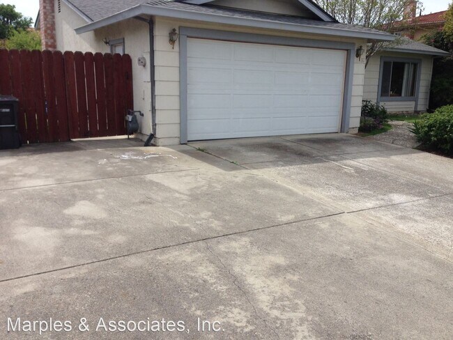 Foto del edificio - 3 br, 2 bath House - 132 Regent Drive