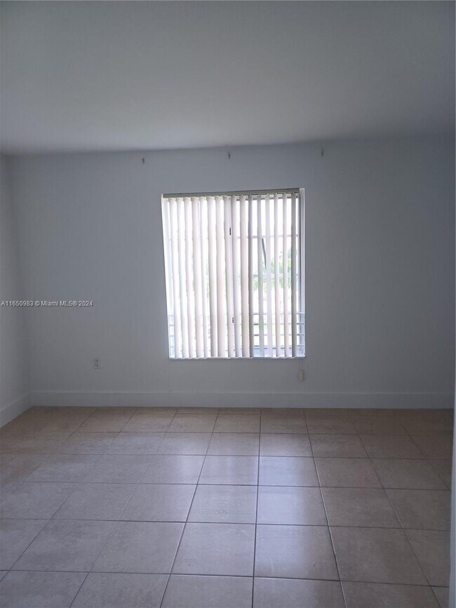 Foto del edificio - 4900 NW 79th Ave