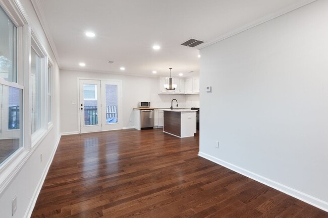 Photo - Newly Renovated 3/2 w/ Large Backyard in O... House