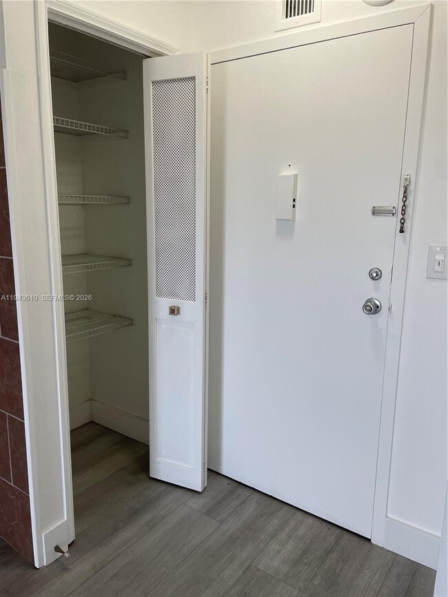 Foto del edificio - 900 NE 18th Ave